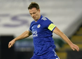 Ten Hag Sebut Kesepakatan MU dengan Jonny Evans Untungkan Kedua Pihak